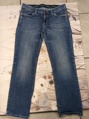 Women's Straight-Leg Jeans in Medium Blue